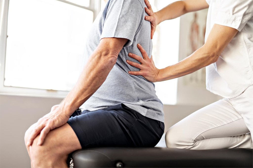 Cómo prevenir y tratar los dolores de espalda con fisioterapia