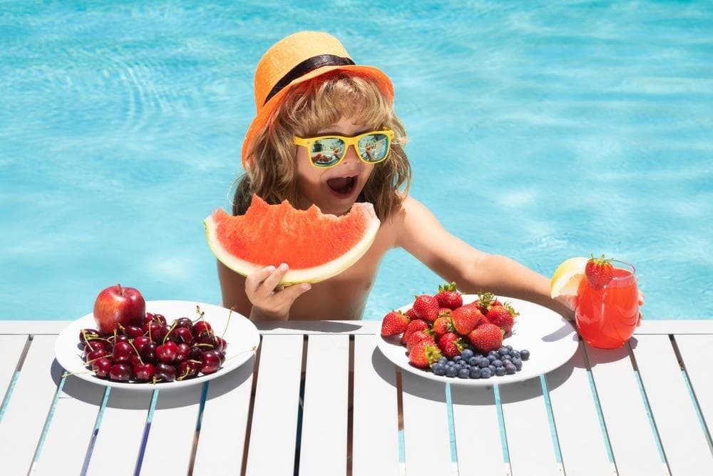 Los mejores alimentos para hidratarse y nutrirse en verano: consejos de nuestra dietista